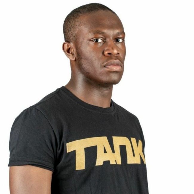 The Art of Expression: Exploring the Deji Official Store Collection